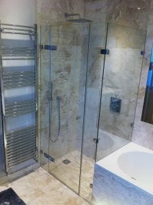 concept-marlow-frameless-end-of-bath-shower-1