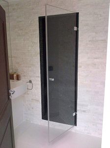 rigby-frameless-hinged-shower-door-1